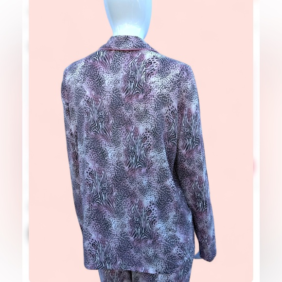 Skims Long-sleeved Pajama Set - Picture 10 of 16